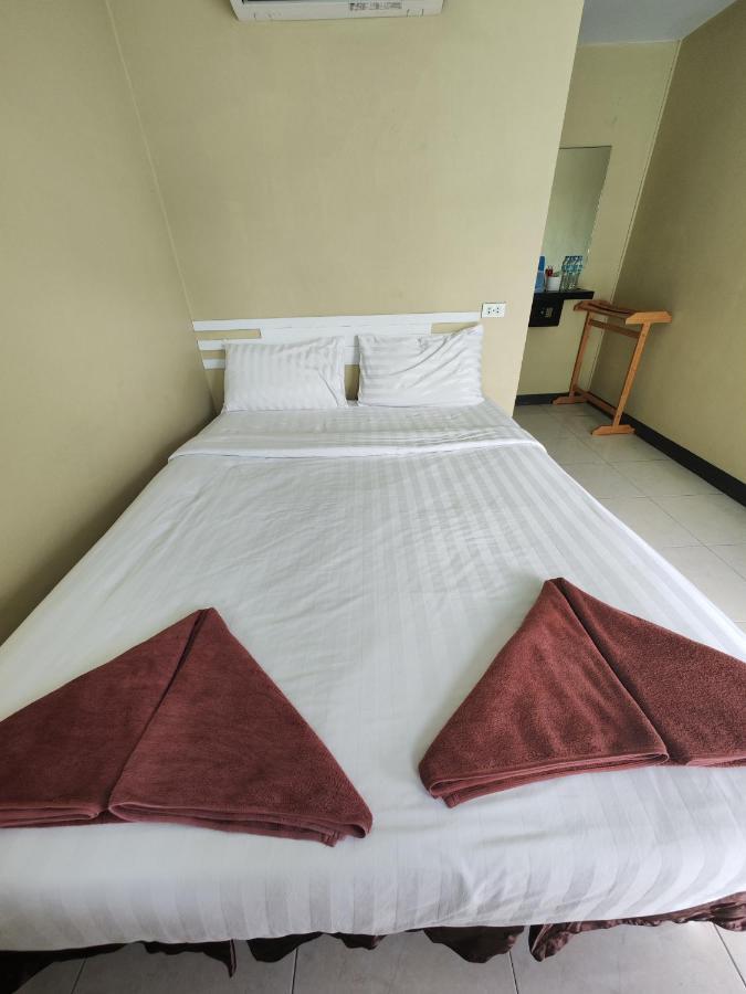 Phi Phi Ocean Club Hostel Bagian luar foto