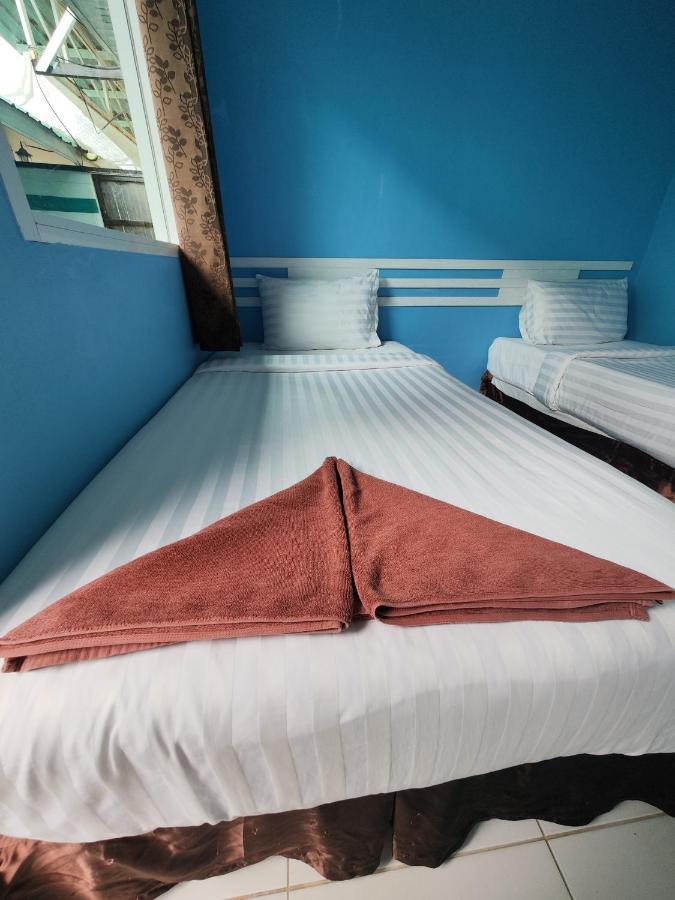 Phi Phi Ocean Club Hostel Bagian luar foto