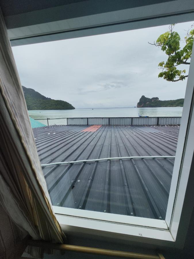Phi Phi Ocean Club Hostel Bagian luar foto
